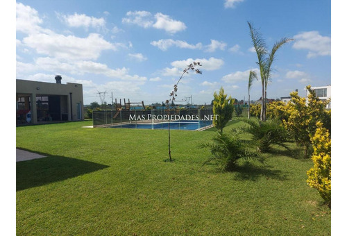 Casa En Venta En Canning Barrio La Alameda 4 Amb Interno