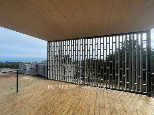 Pichilemu, Casa Nueva Con Increíble Vista A Punta ...