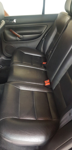 Volkswagen Bora 1.8 Highline T 180cv Cuero 2012