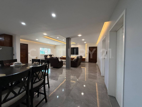Casa En Venta Recien Remodelada En Ejido Sur Con 950m2 De Terreno
