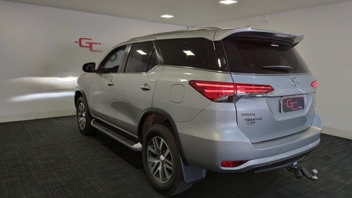 Toyota Sw4 2019 2.8 Tdi Srx 7l 4x4 Aut. 5p