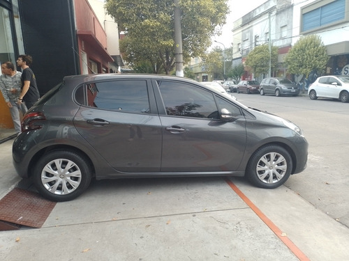 Imagen 2 de 10 de Peugeot 208 2018 1.6 Active