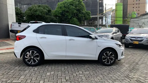 Chevrolet Onix 1.0T Premier Hatch At