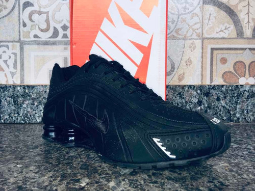 Shox R4 Preto Réplica Importada