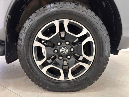 Toyota Hilux 2.8 D-4D TURBO DIESEL CD SRX 4X4 AUTOMÁTICO
