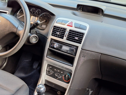 Peugeot 307 1.6 PRESENCE 16V FLEX 4P MANUAL