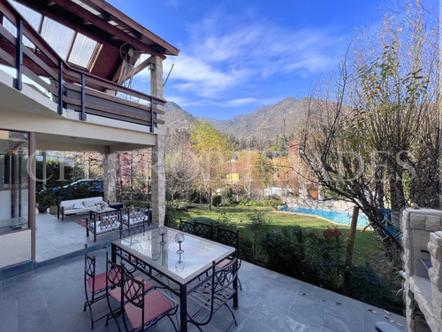Amplia Casa Ideal Para Familia En Condominio. El Arrayan