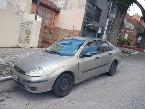 Ford Focus Sedan 1.6 Gl 4p