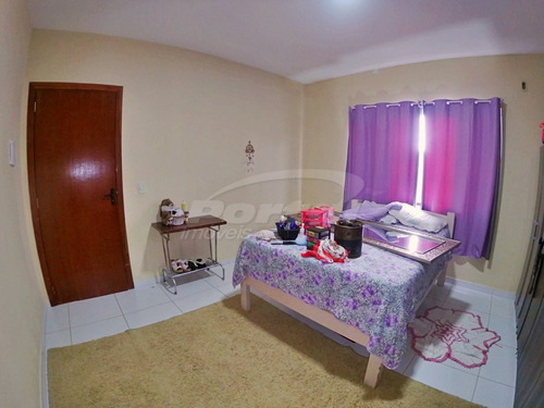 Belíssima Residência Com 3 Quartos, Sendo 1 Suíte, Lavabo, Área De Sala, Cozinha, Área De Festas Com Churrasqueira, Rebaixo Em Gesso, Possui Também Sistema De Câmeras De Segurança. Tudo Isso Á Apenas