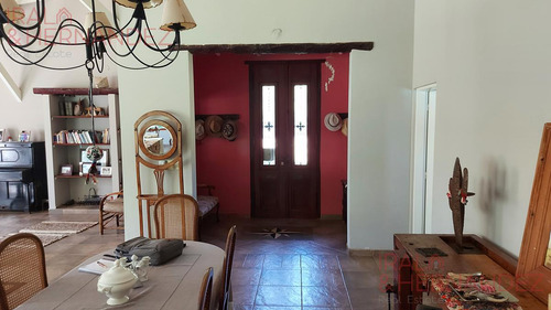 Venta Casa Con Pileta Tipo Chacra En Club De Campo Haras El Malacate