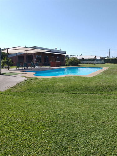 Cabaña En Arriendo De 2 Dorm, Piscina En Chillán