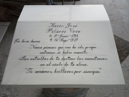 Imagen 1 de 9 de Lapidas Funerarias De Lujo En Quarzo Màrmol Granito