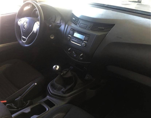 Imagen 2 de 19 de Renault Alaskan 2.3t Confort 4x2 Utilitario Amarok Hilux G