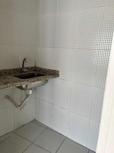 Sala Comercial Com Vista Magnifica Do Centro Histórico De Sp, Todo Reformado, Conjunto 1 Por Andar, Bem Ventilado E Com Portaria