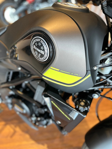 Imagen 4 de 15 de Benelli Leoncino 250