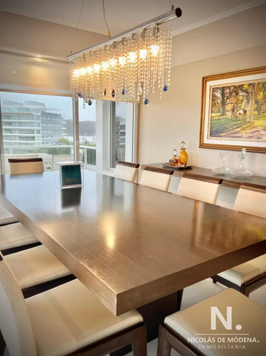 Espectacular Departamento En Venta Frente Al Mar, Penthouse De 4 Dormitorios. Punta Del Este