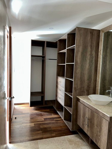 Imagen 12 de 24 de Residencia En Bosque Real