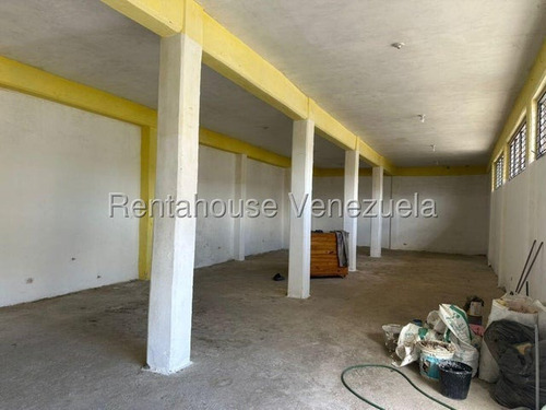 Erika Armeya Alquila, Galpon Ubicado En El Centro De Cabudare. Flex: 26-379