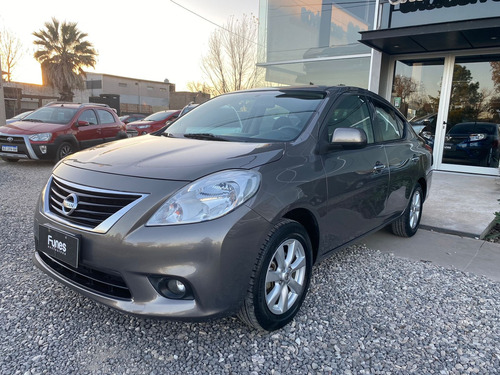 Nissan Versa 1.6 Advance Mt