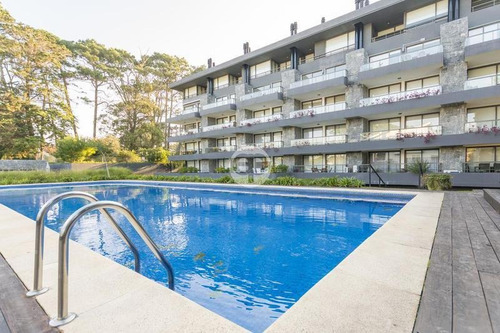 Venta Apartamento 1 Dormitorio Y Medio Punta Del Este Garage Parrillero Propio