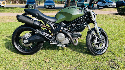 Ducati Monster 696