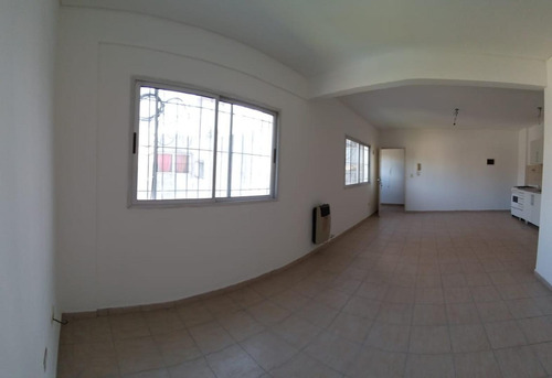 Imagen 7 de 21 de Oportunidad! Venta De Departamento 42 Mt2. Moreno Centro, Ca