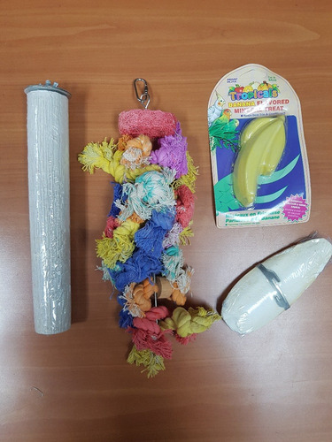 Imagen 2 de 3 de Penn Plax Perchero + Combo Para Loros
