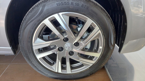 Imagen 21 de 25 de Peugeot 208 Feline Tiptronic 0km Az