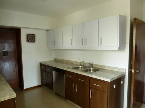 Imagen 10 de 28 de Excelente Apartamento Con Vista Panorámica, Muy Cómodo Y Amplio. 22-24299 Mrw