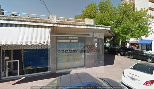 Imagen 3 de 3 de Destacado Local En Equina , Amplio Sobre 2 Calles .