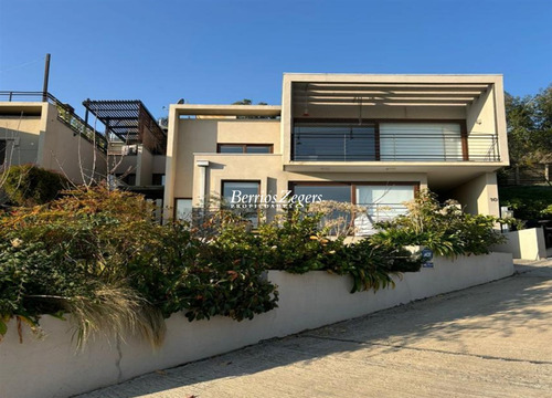 Casa En Venta De 4 Dorm. Lo Barnechea Townhouse Oportunidad