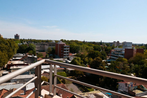 Departamento En Venta - 2 Dormitorios 2 Baños - Cochera - 82mts2 - Monte Grande, Echeverría