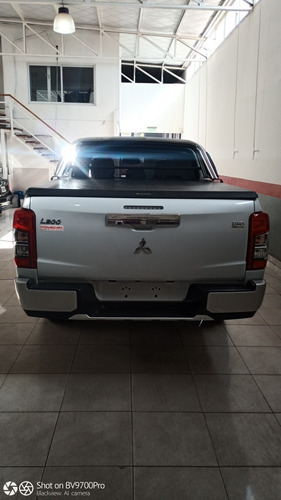 Imagen 3 de 15 de Mitsubishi L200 2019 2.4 Di-d High Power 181cv Cuero