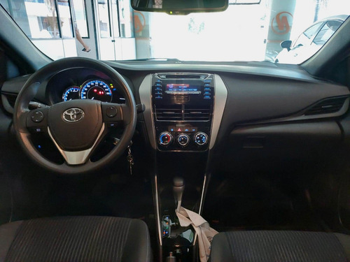 Toyota Yaris 1.3 16V FLEX XL MULTIDRIVE