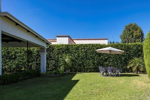 Casa En Venta De Un Solo Nivel En Club De Golf Santa Anita, 