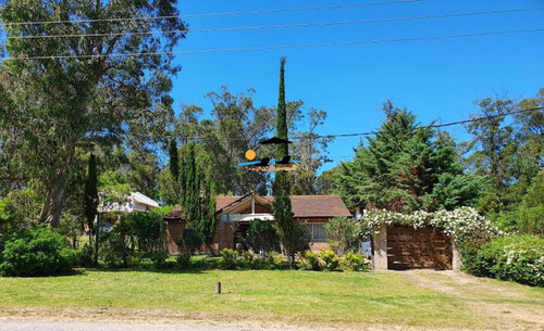 Alquiler Anual Hermosa Casa En Zona Tranquila De Punta Del Este!!