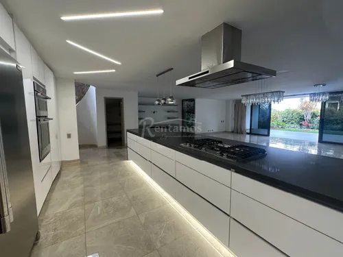 Casa En Venta En Benedictinos. Cod V775845