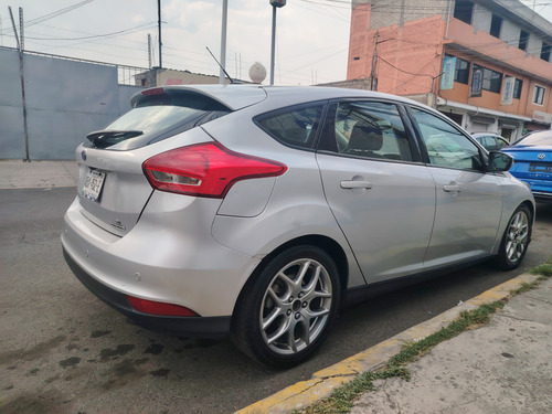 Ford Focus 2.0 Se Luxury Ta Mt