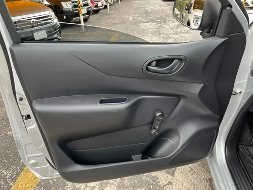 Nissan NP300 2.5 Pick Up Mt Ac