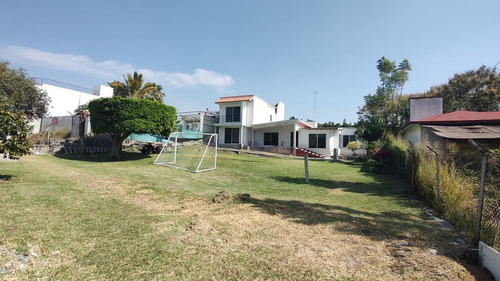 Casa En Venta En El Fraccionamiento Vergeles