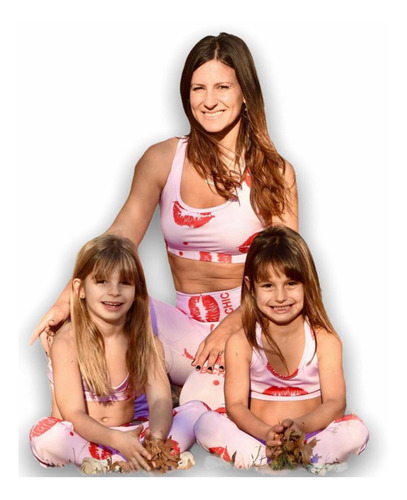 Imagen 5 de 6 de Top Deportivo Lycra Estampada Besos Niña Bchic