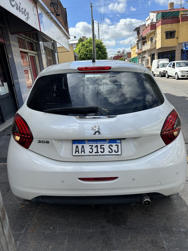 Peugeot 208 1.6 Feline