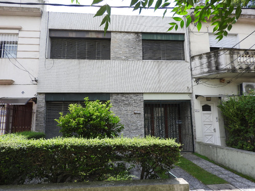 Casa Padrón Único Con Buen Patio A Pasos De La Rambla