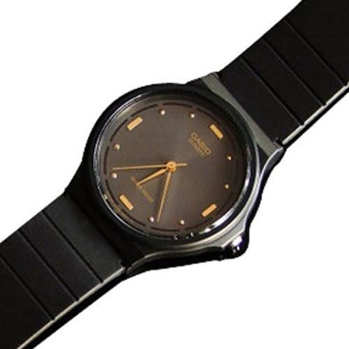 Reloj Casio Para Hombre Mq-76-1a Resina Cuarzo Tablero Negro