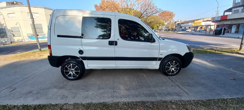 Imagen 8 de 14 de Citroen Berlingo 1.6 Hdi Furgon C/asientos