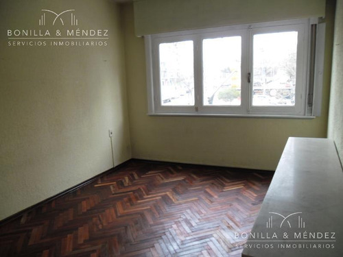 Avenida Rivera, A Metros Del Montevideo Shopping