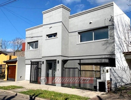Imagen 1 de 24 de Casa En Venta En Castelar Norte