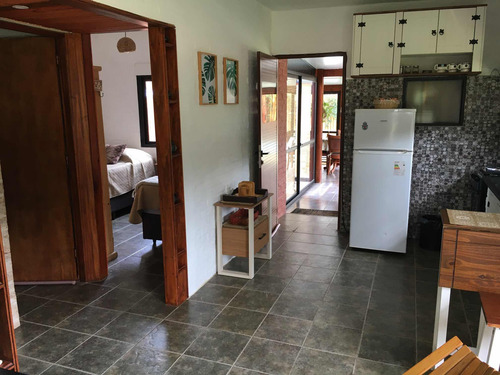 Preciosa Casa, Con Piscina Climatizada Cerrada. Bella Vista.