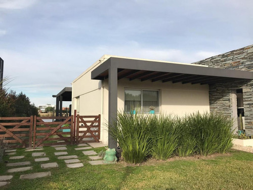 Imagen 2 de 28 de Casa En Venta En El Canton Barrio Norte A Laguna