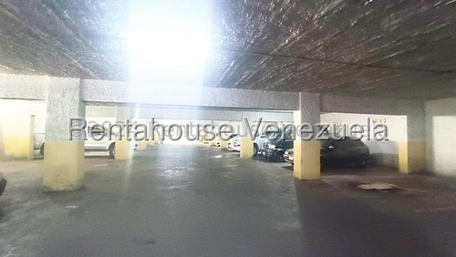 Bray Montoya Vende Amplio Apartamento En Zonas Oeste De La Ciudad De Barquisimeto En Piso Bajo Posee 3 Habitaciones 2 Baños Vigilancia Las 24 Horas Gas Directo 2#5#1#3#5#3#5 Bray Montoya